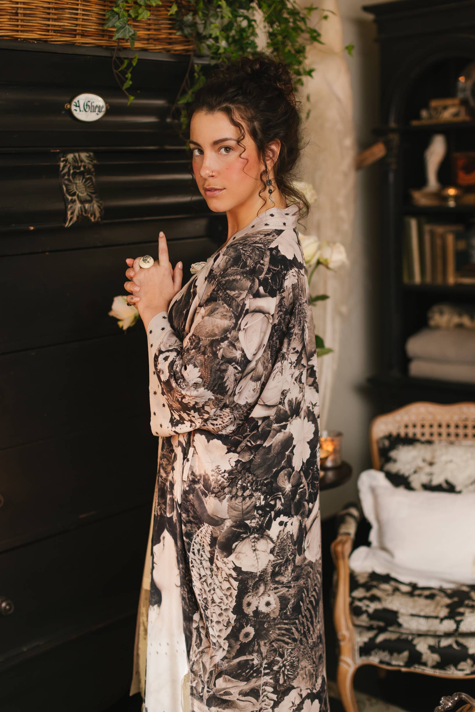 The Looking Glass Opera Duster Bamboo Kimono Robe w/ Alice