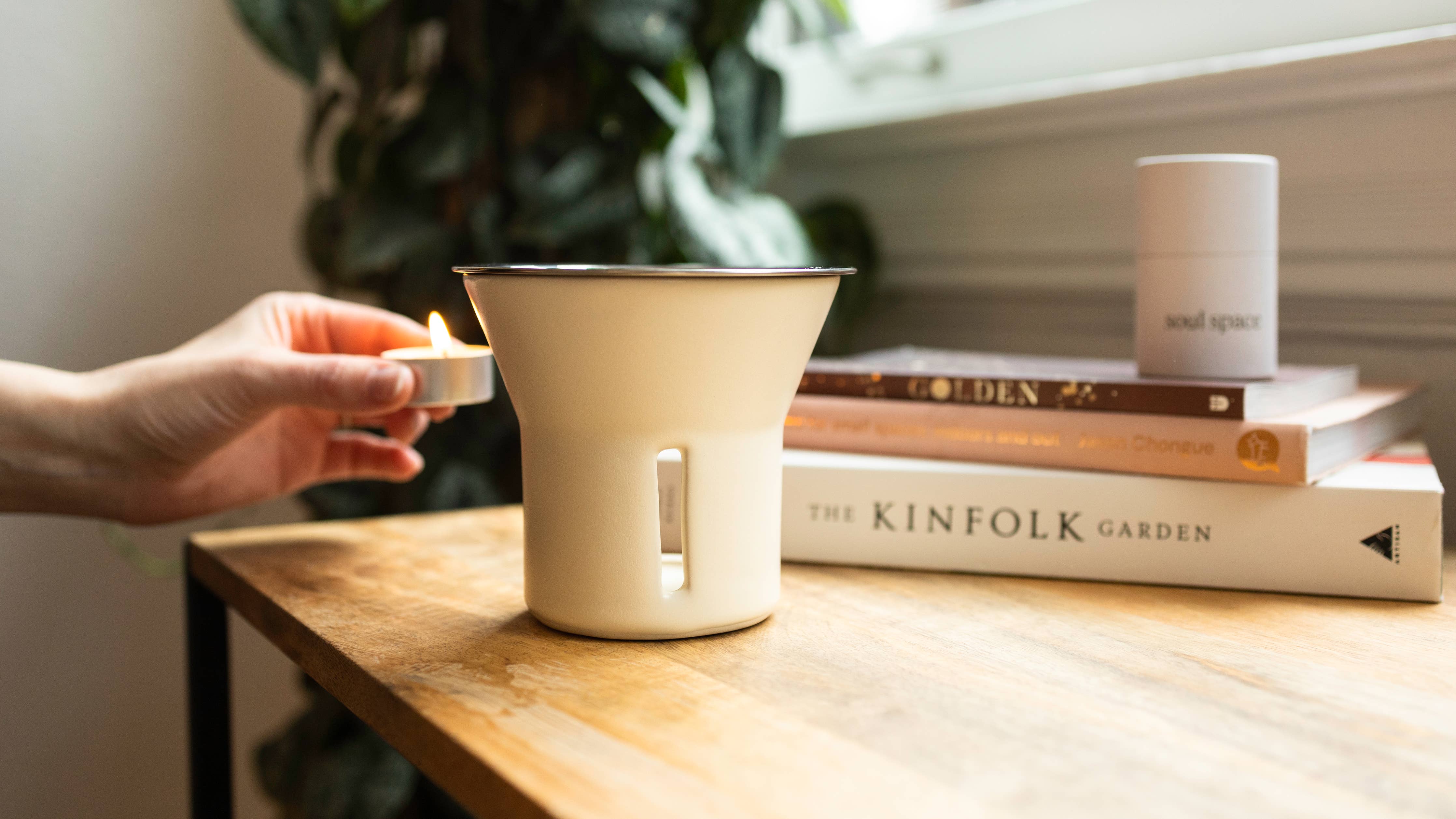 Schlank Incense Warmer (Cream)